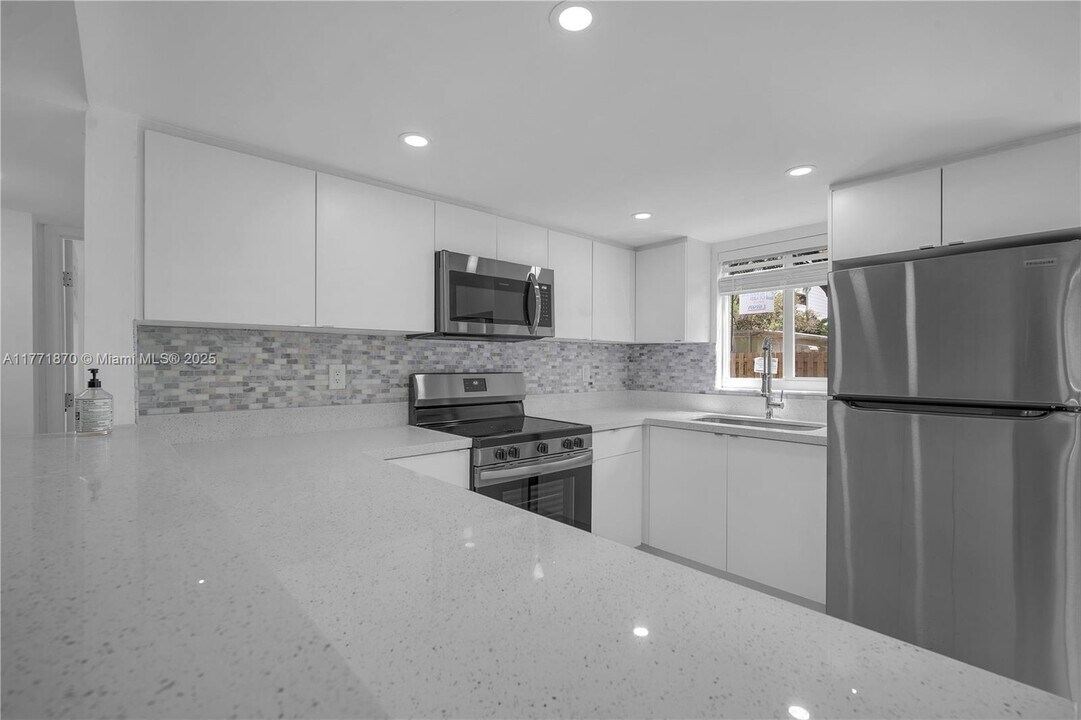 414 SE 14th St in Fort Lauderdale, FL - Building Photo