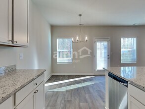 3993 Zepelin Wy in Roebuck, SC - Foto de edificio - Building Photo