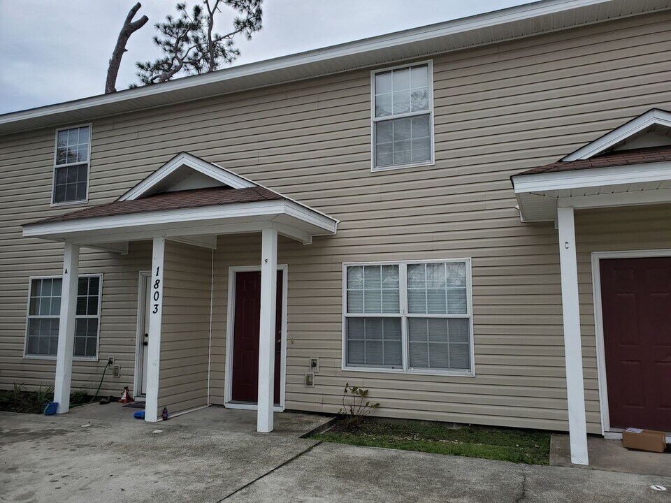 1803 Hickory Ave in Panama City, FL - Building Photo