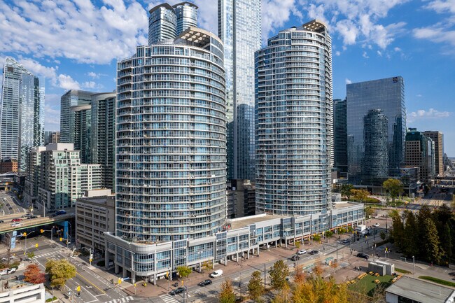 Waterclub Condo in Toronto, ON - Building Photo - Building Photo