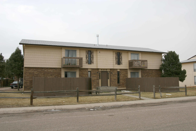 4235 Loomis Ave in Colorado Springs, CO - Foto de edificio - Building Photo