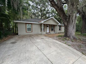 1820 E University Ave in Gainesville, FL - Building Photo