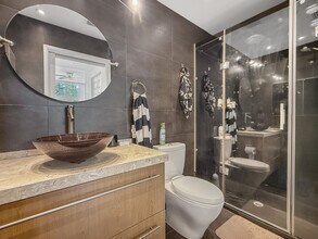 1900 Van Buren St in Hollywood, FL - Foto de edificio - Building Photo