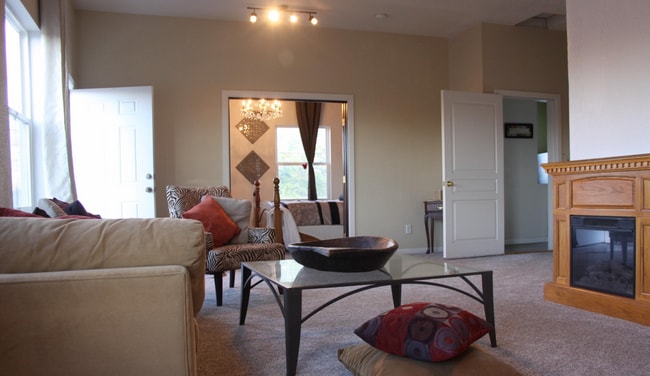 property at 1079 E Main St