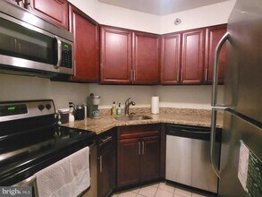 2020 Walnut St in Philadelphia, PA - Building Photo - Building Photo