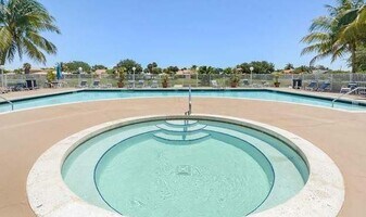 2405 NW 33rd St, Unit 1209 in Oakland Park, FL - Building Photo