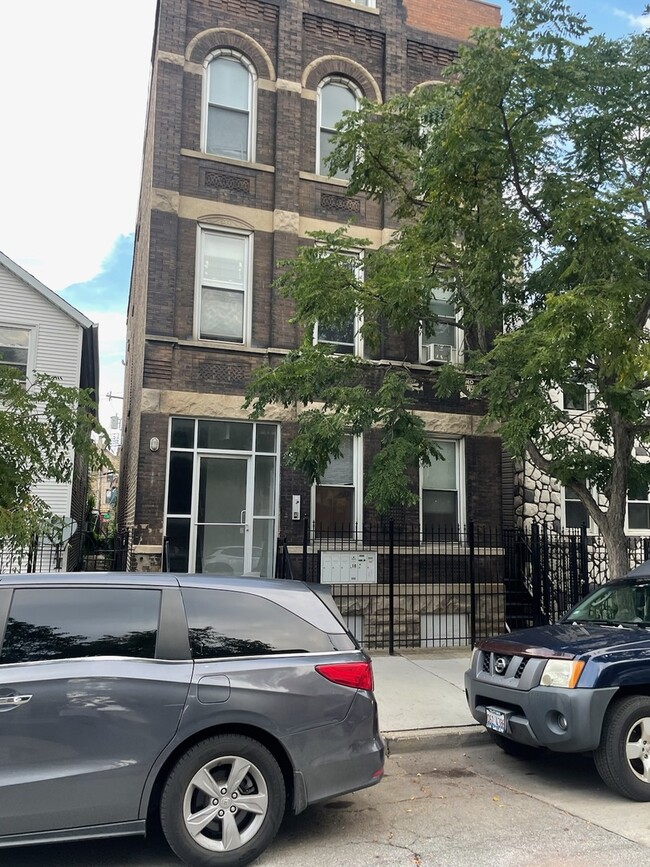 property at 1532 W 18th Pl