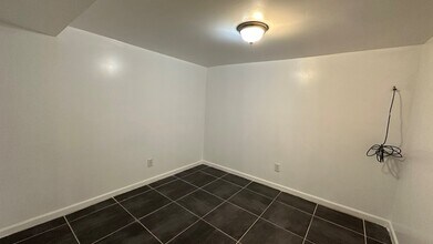 5830 N Artesian Ave, Unit G in Chicago, IL - Building Photo - Building Photo