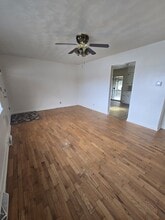 1320 E Livingston St in Springfield, MO - Building Photo - Building Photo