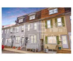 653 W College Ave in York, PA - Building Photo