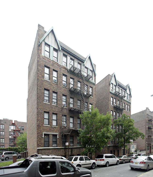 225 East 202nd Street in Bronx, NY - Building Photo - Building Photo