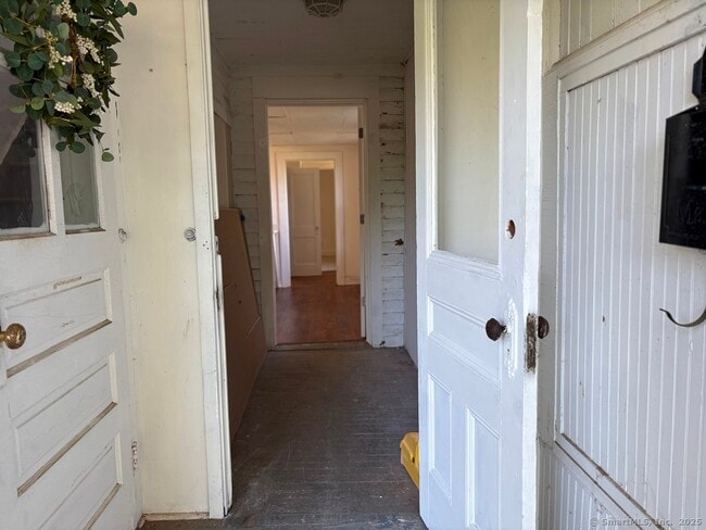 35 Circle St in Bristol, CT - Building Photo - Building Photo