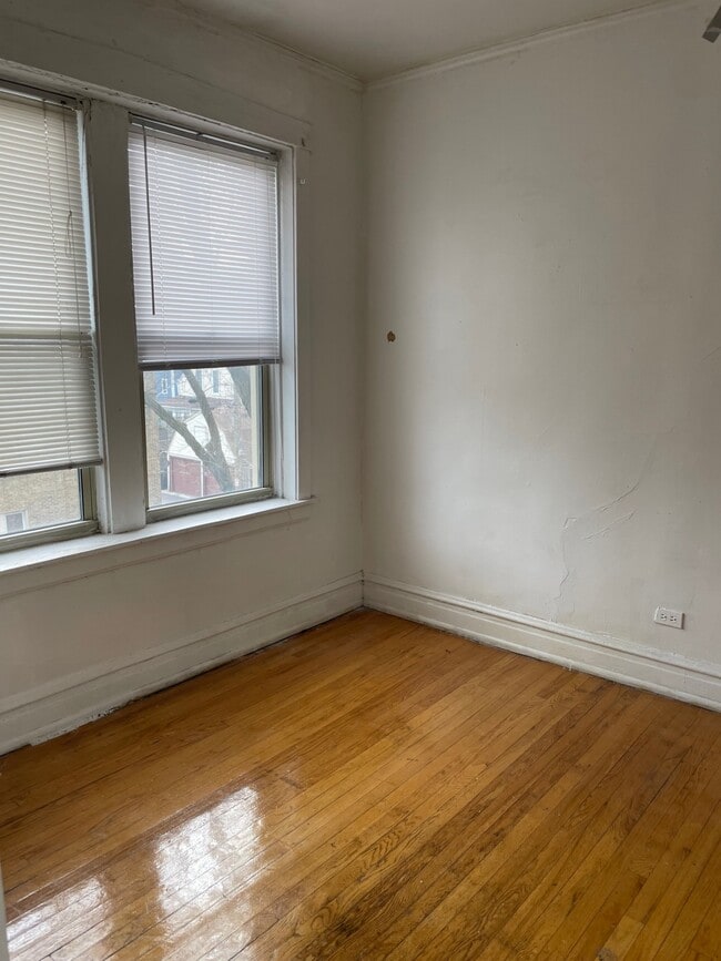 3536 W Cullom Ave, Unit 3 in Chicago, IL - Foto de edificio - Building Photo