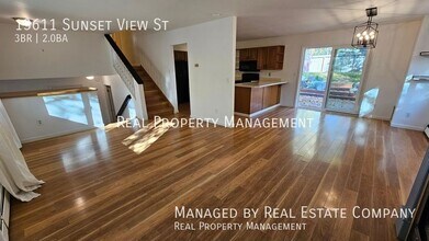 13611 Sunset View St in Anchorage, AK - Building Photo - Building Photo