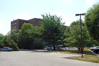 Sandy Hill Terrace in Norristown, PA - Building Photo - Building Photo