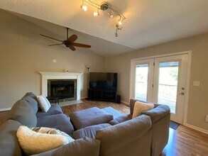 943 23rd Ave in Coralville, IA - Building Photo - Building Photo