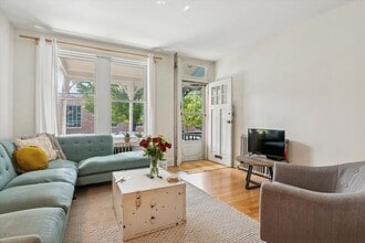 223 Sharpless St in West Chester, PA - Building Photo - Building Photo