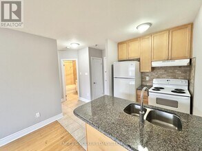 11 Thirty Third St in Toronto, ON - Building Photo - Building Photo