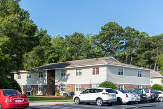 Eastbrook and Village Green Apartments in Greenville, NC - Building Photo - Building Photo