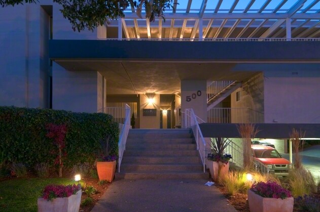 500 Peninsula Ave in Burlingame, CA - Building Photo