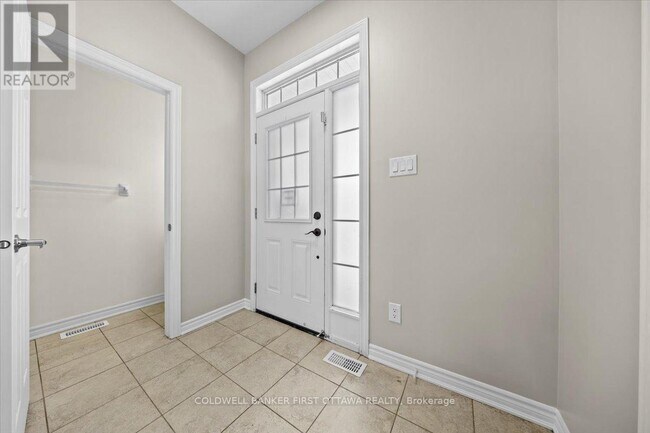 2445 River Mist Rd in Ottawa, ON - Building Photo - Building Photo