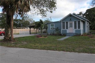 4148 SE Bayview St in Stuart, FL - Foto de edificio - Building Photo