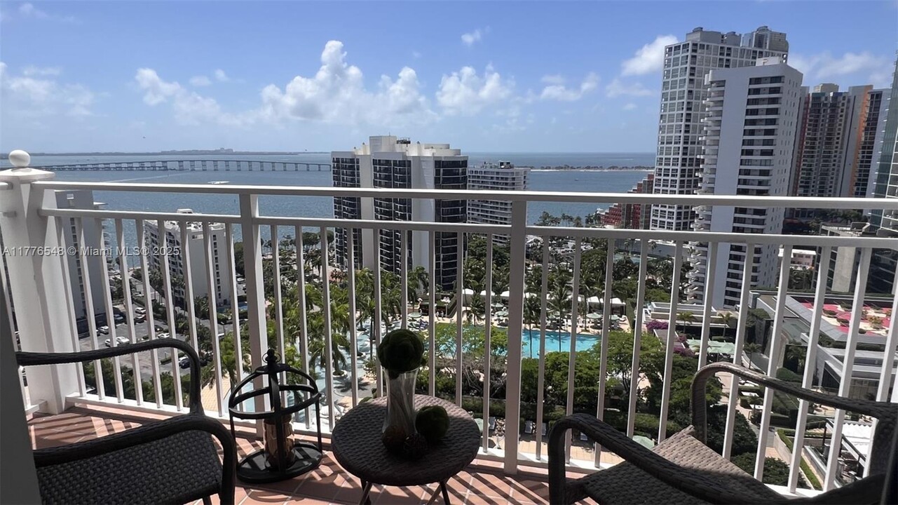 185 SE 14th Terrace in Miami, FL - Building Photo
