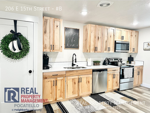 206 E 15th St-Unit -#B in Mccammon, ID - Foto de edificio - Building Photo