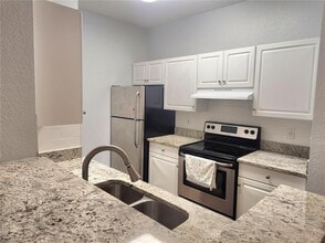 4309 Bayside Village Dr in Tampa, FL - Building Photo - Building Photo