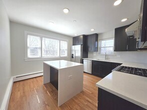 315 W Prospect Ave in Mount Prospect, IL - Building Photo - Building Photo