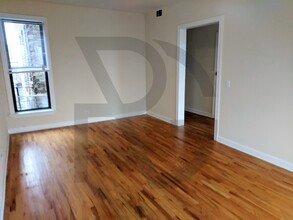 627 W Oakdale Ave, Unit #633-4 in Chicago, IL - Building Photo - Building Photo