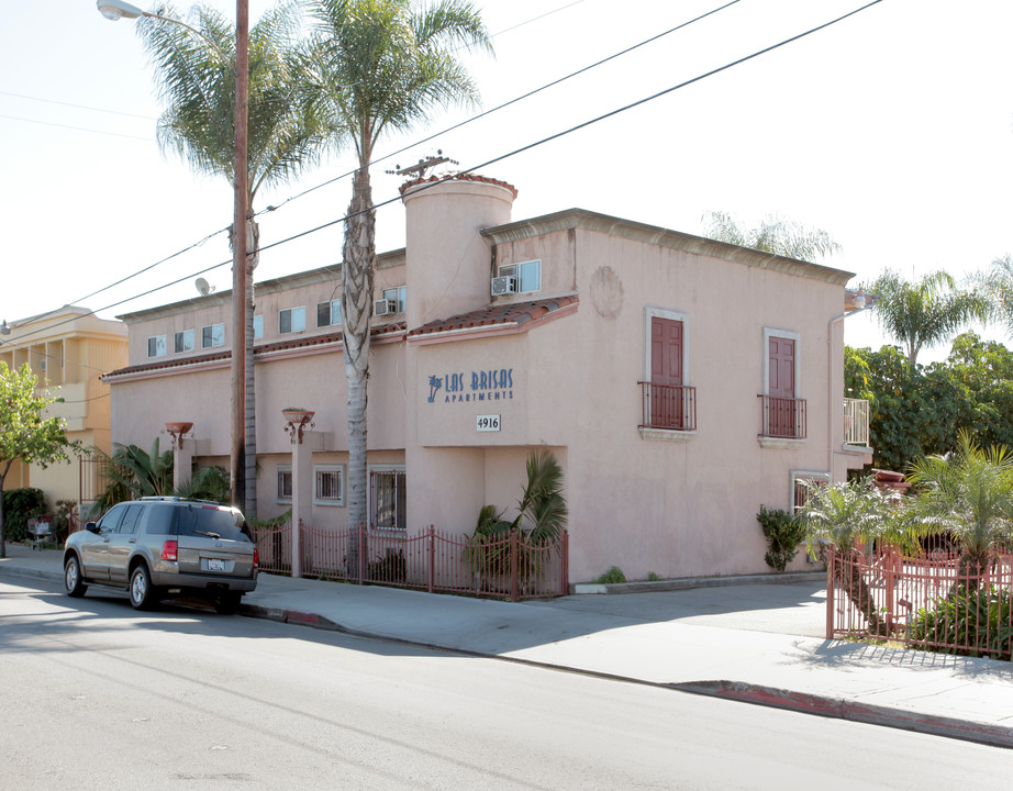 Las Brisas Apartments in Bell, CA - Foto de edificio