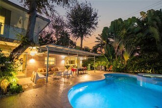 0 Shore Dr W in Miami, FL - Building Photo - Building Photo