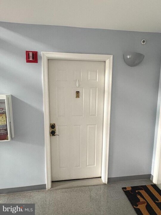 8489 Falls Run Rd in Ellicott City, MD - Building Photo