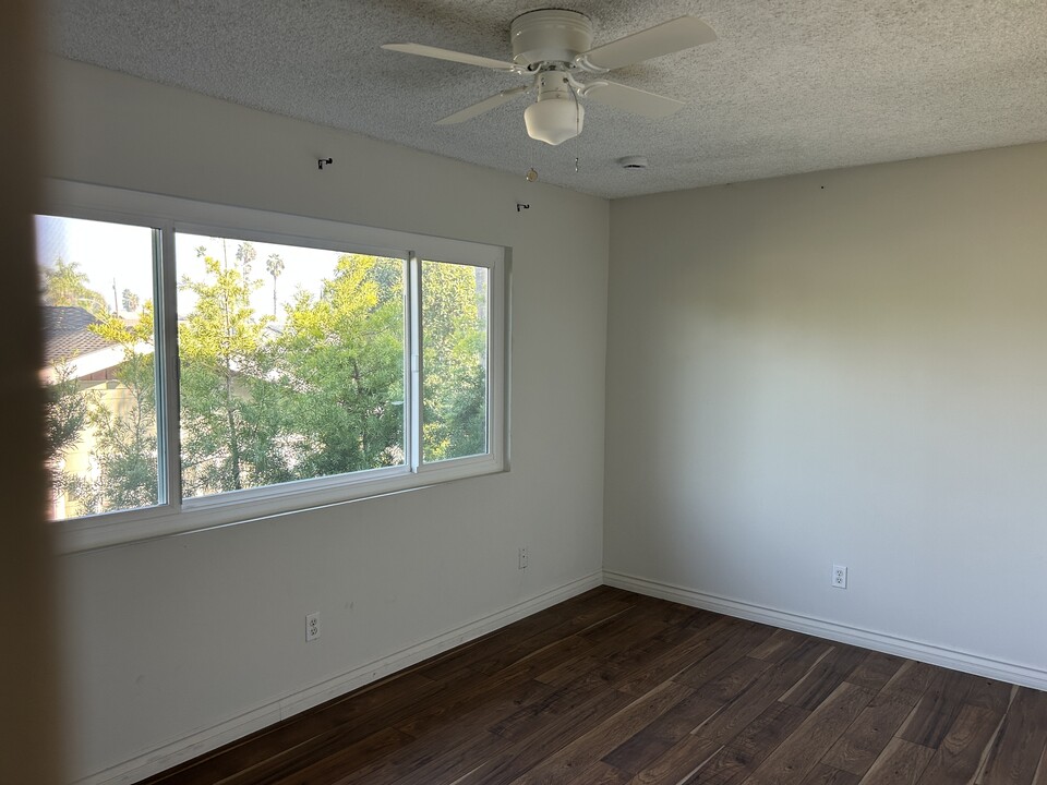 725 Coronado Ave, Unit 109 in Long Beach, CA - Building Photo