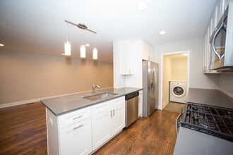 738 Green Bay Rd in Winnetka, IL - Building Photo - Building Photo