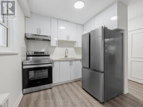 1 Lacey Ave in Toronto, ON - Building Photo - Building Photo