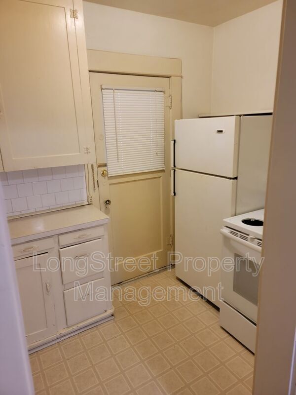 1745 NW Jackson Ave in Corvallis, OR - Foto de edificio - Building Photo