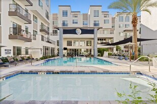 Axis Camelback in Phoenix, AZ - Building Photo