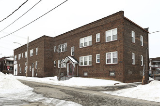 8902 Madison Ave in Cleveland, OH - Foto de edificio - Building Photo