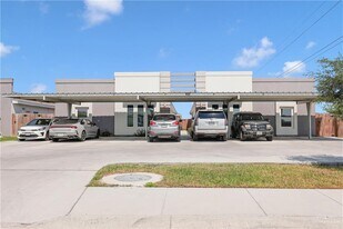 15 S Dahlia St in Pharr, TX - Building Photo