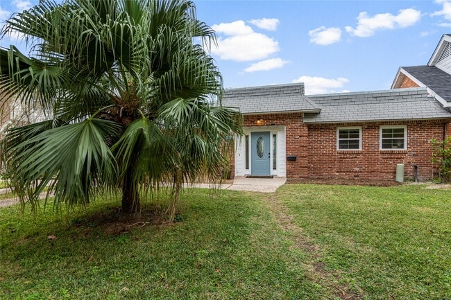 1815 Saxony Ln in Houston, TX - Building Photo - Building Photo