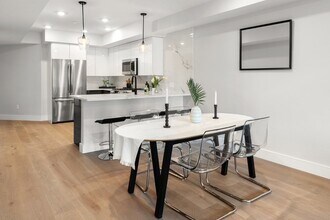 321 W Broadway in Boston, MA - Building Photo - Building Photo