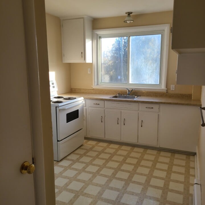 445 Covert St in Oromocto, NB - Building Photo
