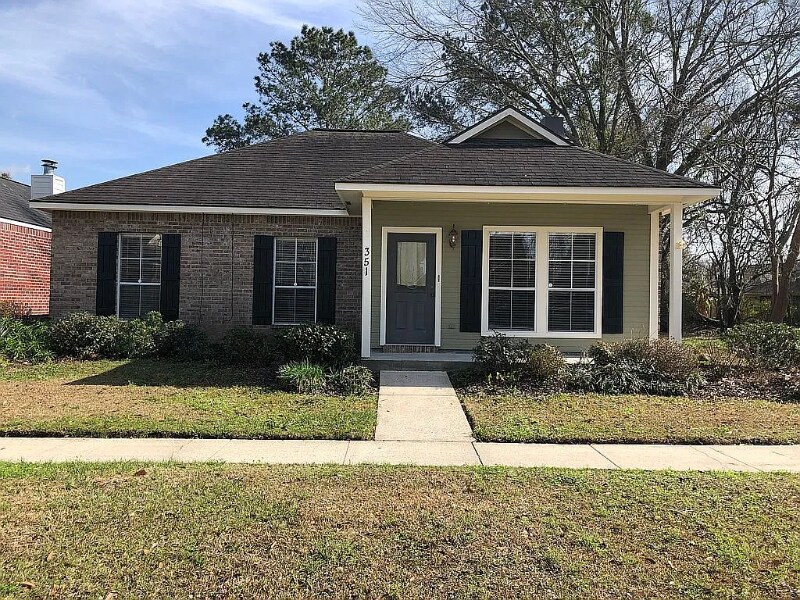 351 Meadow Crossing Dr in Baton Rouge, LA - Building Photo