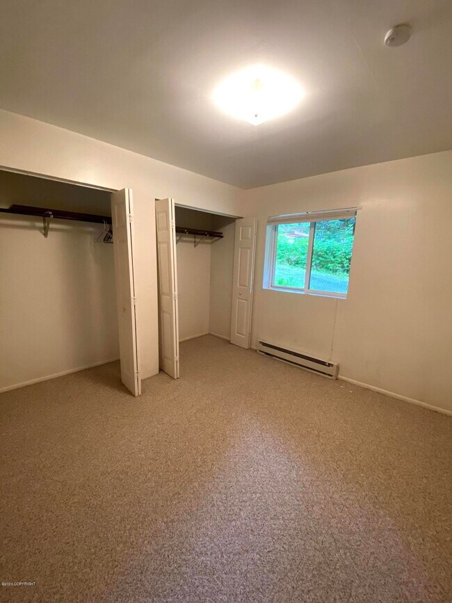 697 D 2 Loop Rd-Unit -#B in Ketchikan, AK - Building Photo - Building Photo