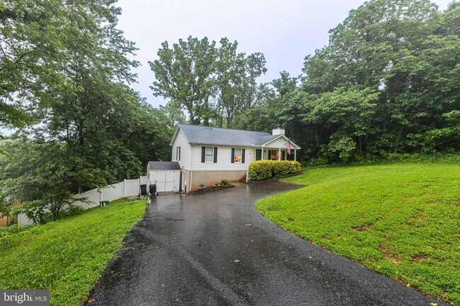 29 Horner St in Warrenton, VA - Foto de edificio - Building Photo