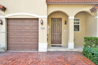 1048 NE 208th St in Miami, FL - Building Photo - Building Photo