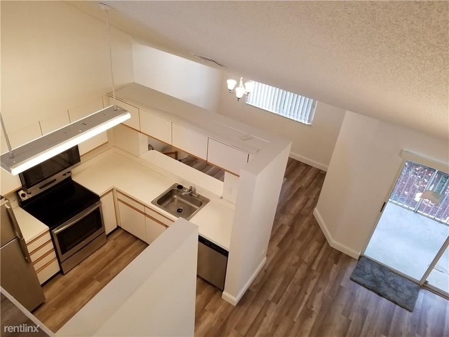 717 NW 92nd Ave in Plantation, FL - Building Photo - Building Photo