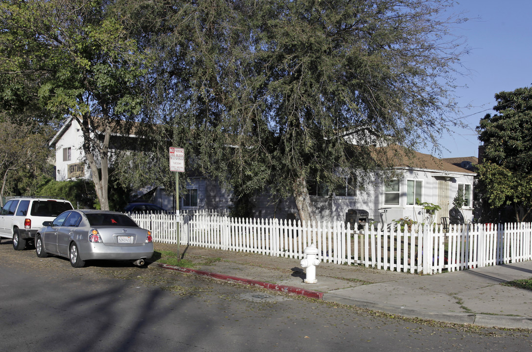 604 N Eastwood Ave in Santa Ana, CA - Building Photo